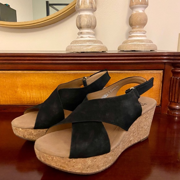 Clarks Shoes - Clark’s Soft Cushion Black Wedge Sandal Size 8